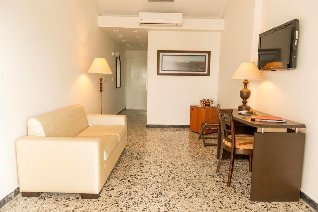 Hotel Tequendama Inn Estación Buenaventura Exterior foto